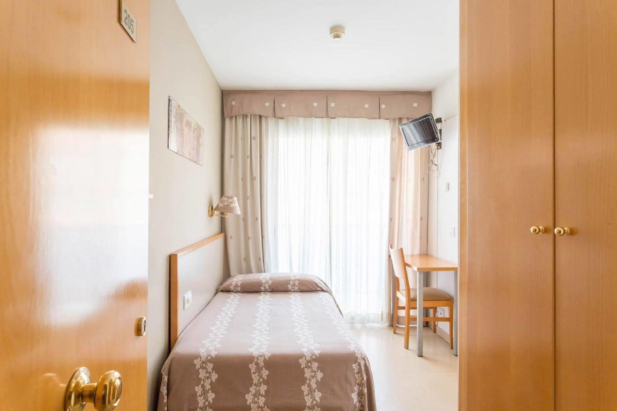 Hotel Cosmos تاراغونا المظهر الخارجي الصورة